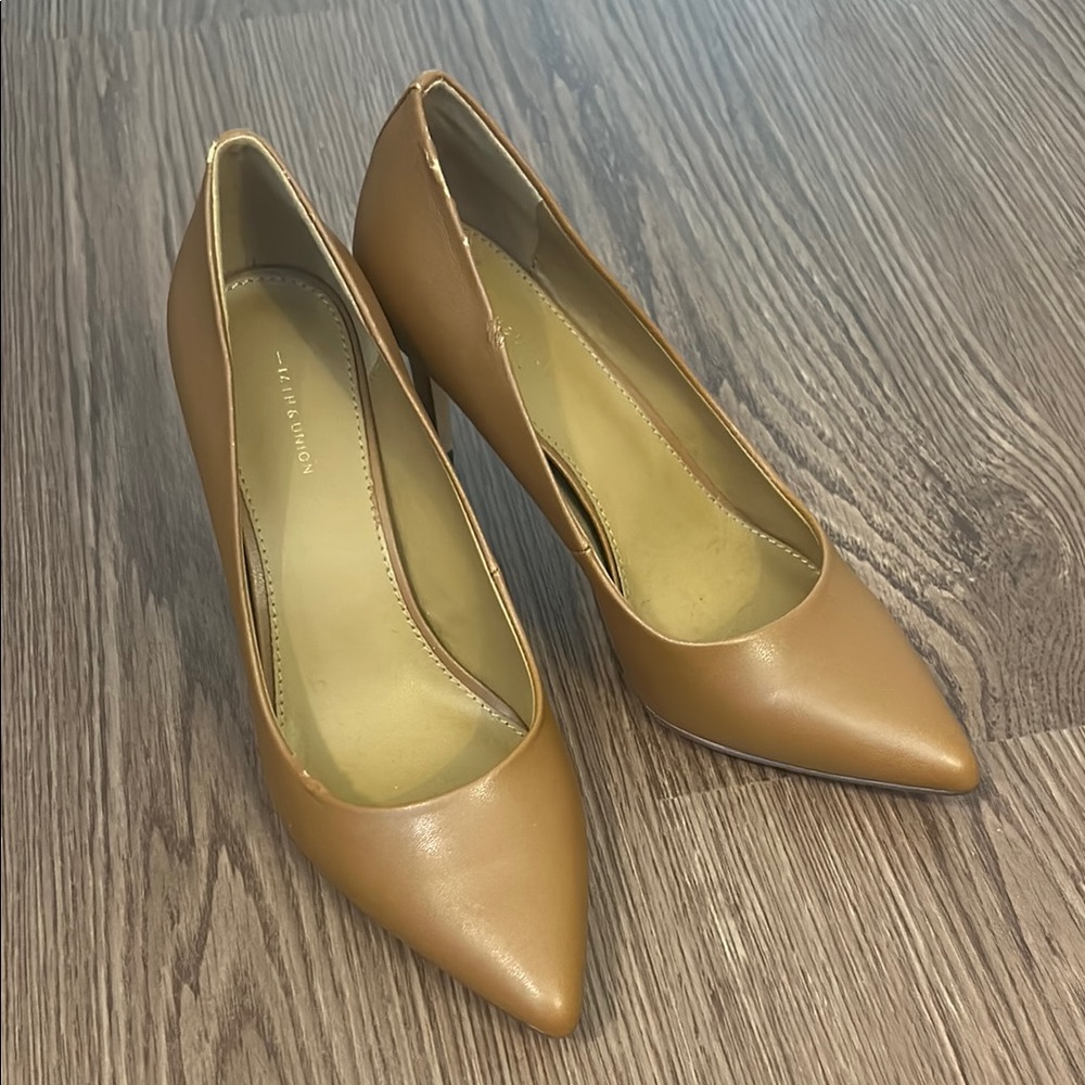 Tan Pointed Toe Heels